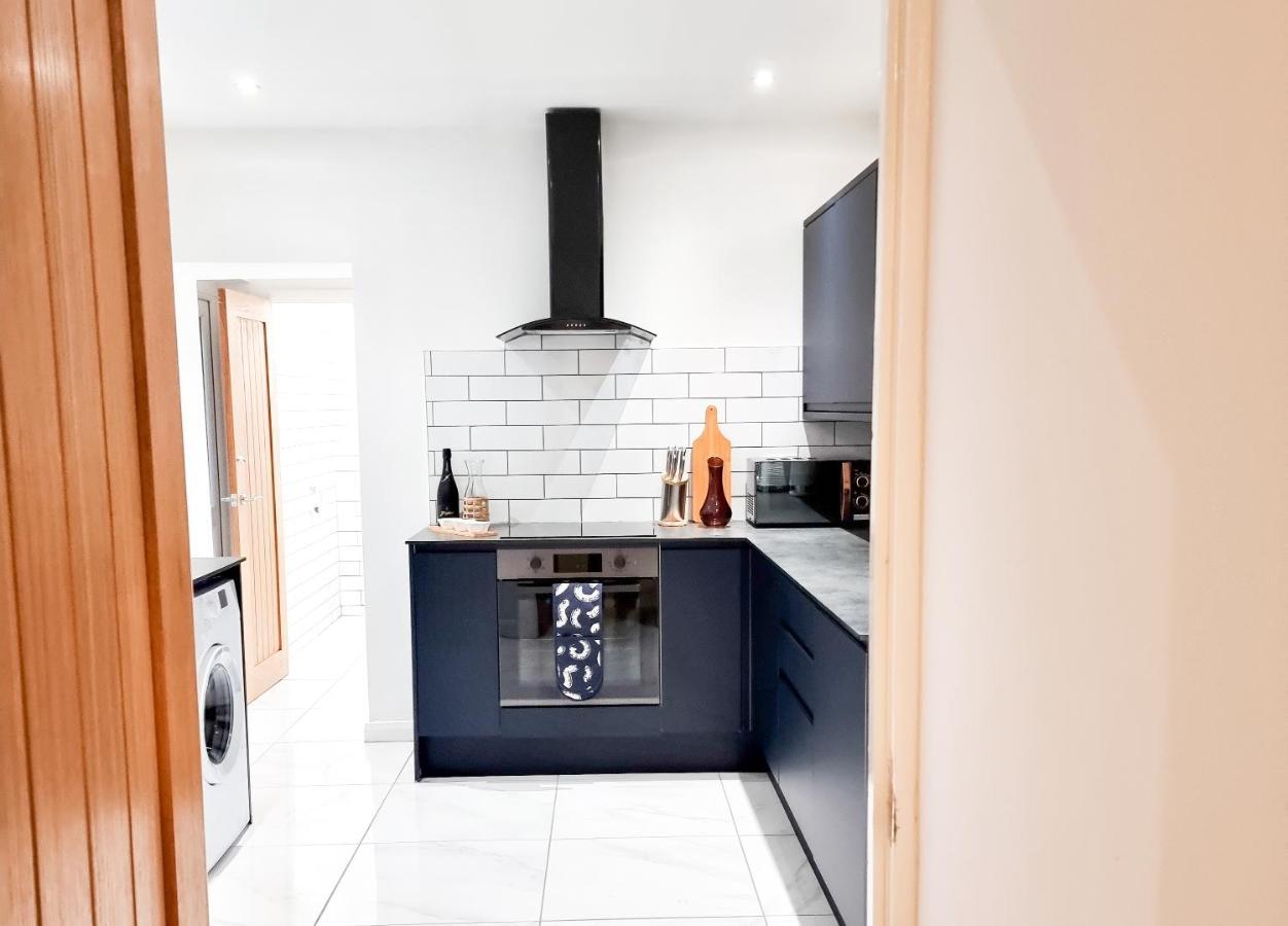 Spacious 3-Bed Near The City Centre Свонсі Екстер'єр фото