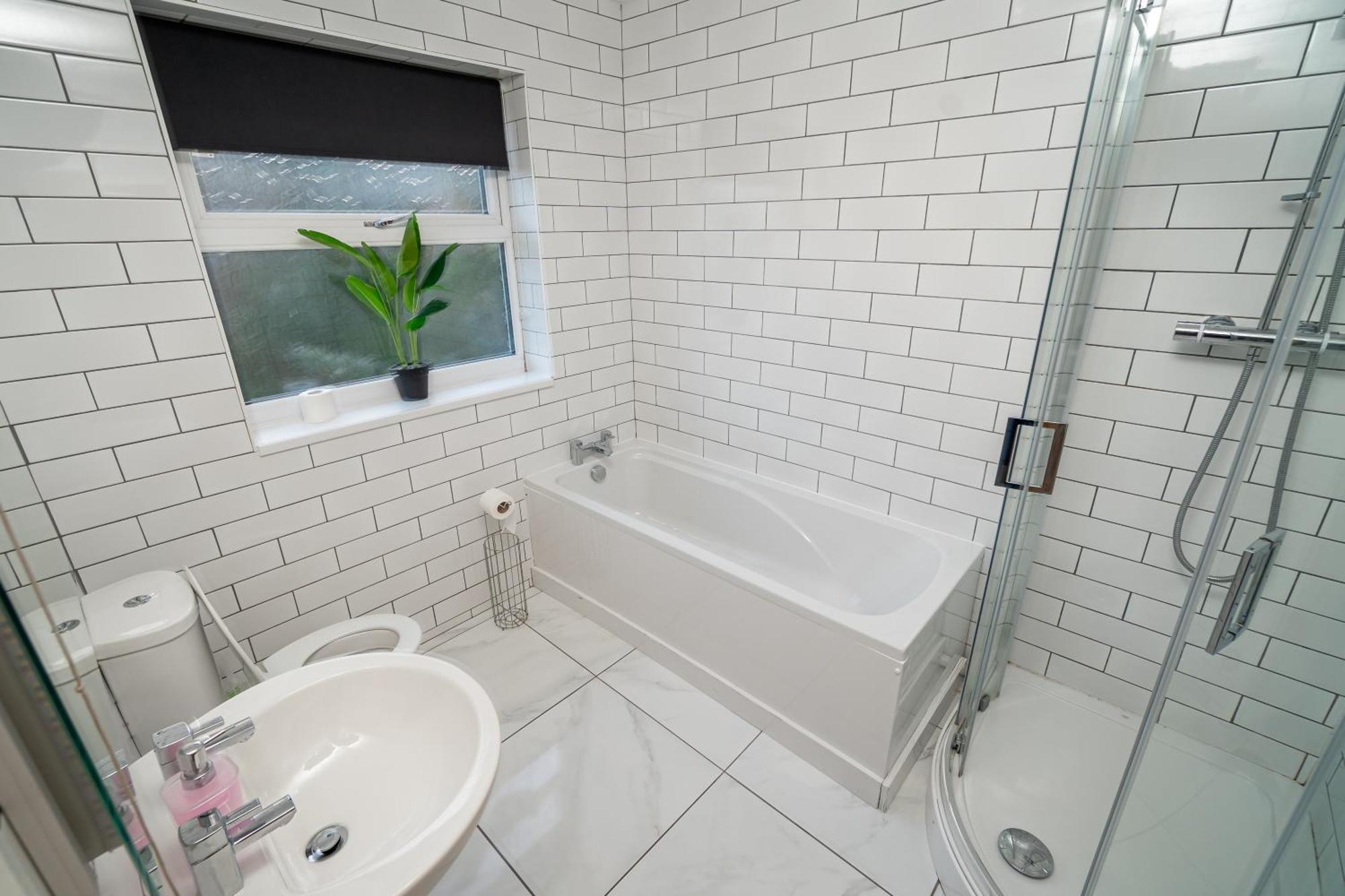 Spacious 3-Bed Near The City Centre Свонсі Екстер'єр фото
